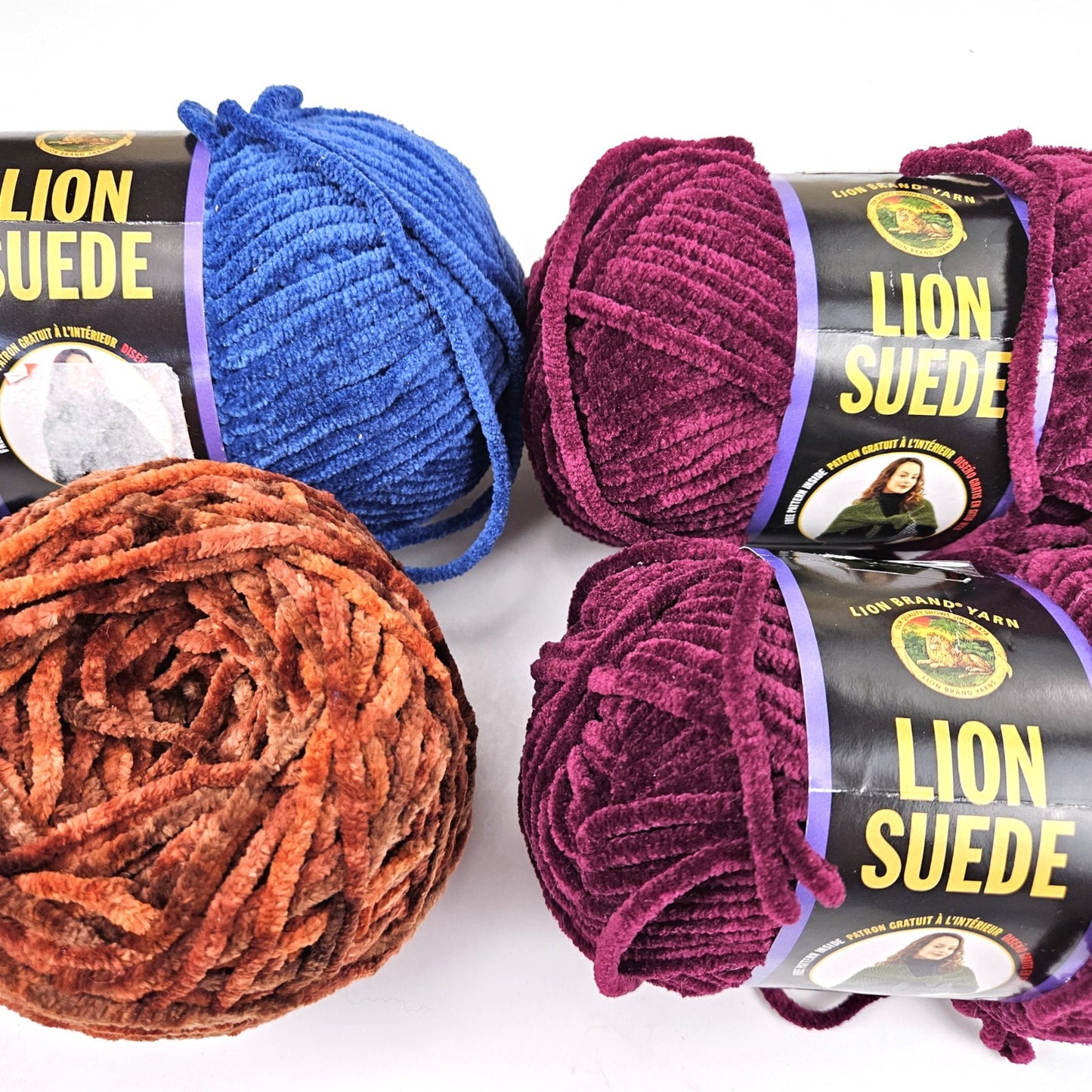 4 SKEINS LION BRAND YARN LOT: LION SUEDE1