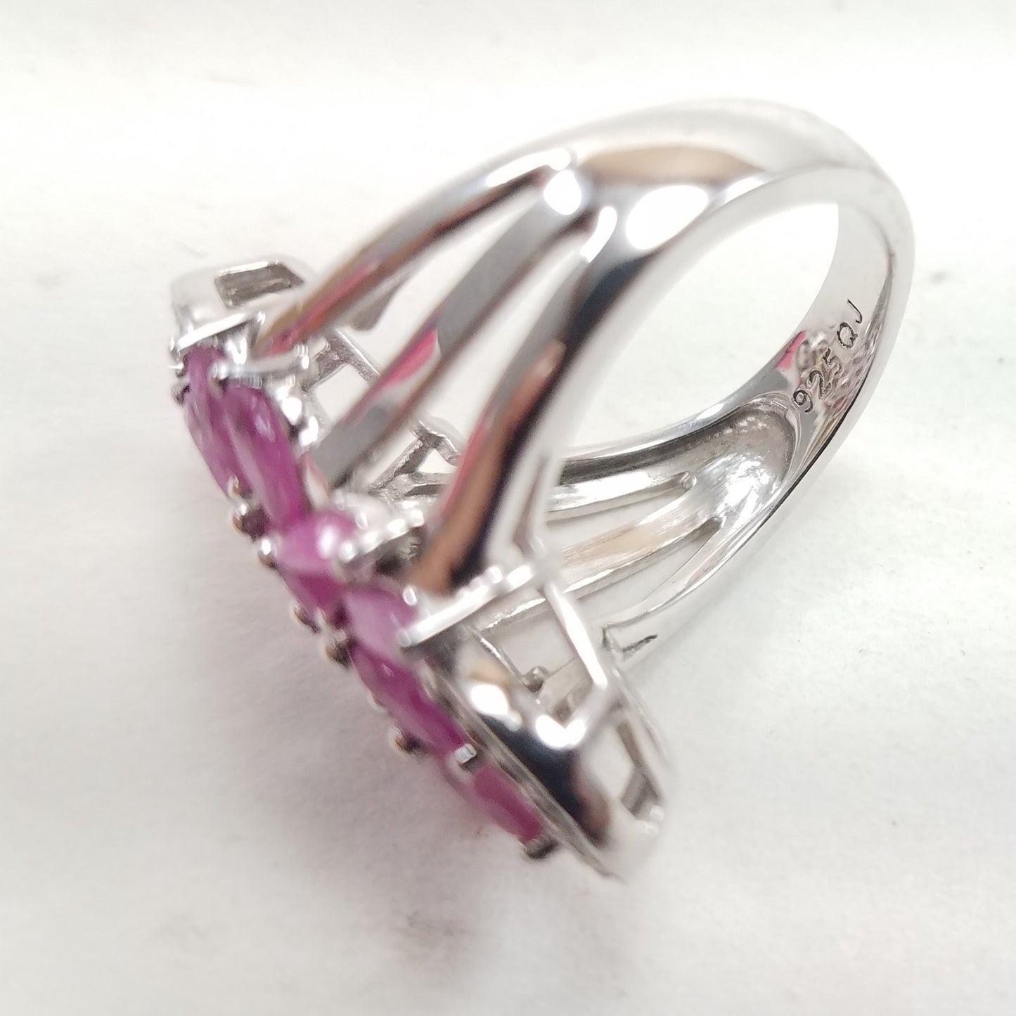 QUINTESSENCE JEWELERY CLUSTER RING PINK W/ MARCASITE SZ 6, SS 925 RDO2