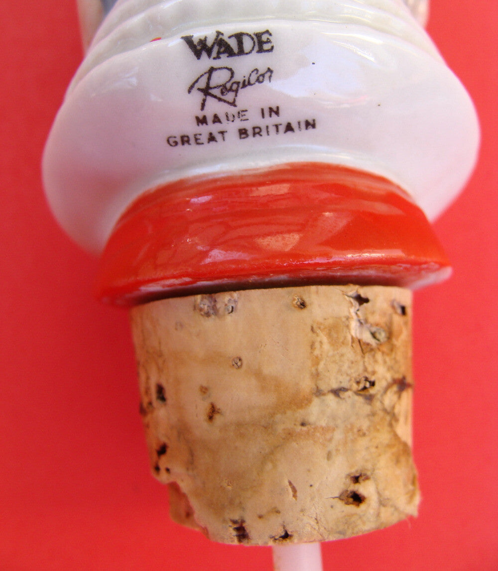 BEEFEATER GIN STOPPER / POURER MADE IN GREAT BRITAIN     KM2