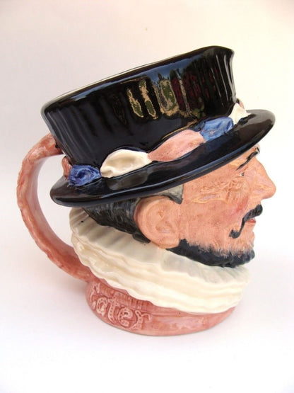 ROYAL DOULTON CHARACTER LARGE JUG: BEEFEATER D6206 VAR. 3  NO BOX     KM1