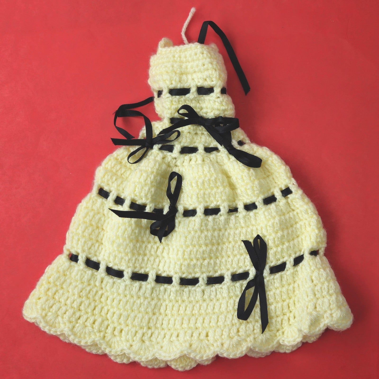 HAND CROCHETED DOLL DRESS   LF0