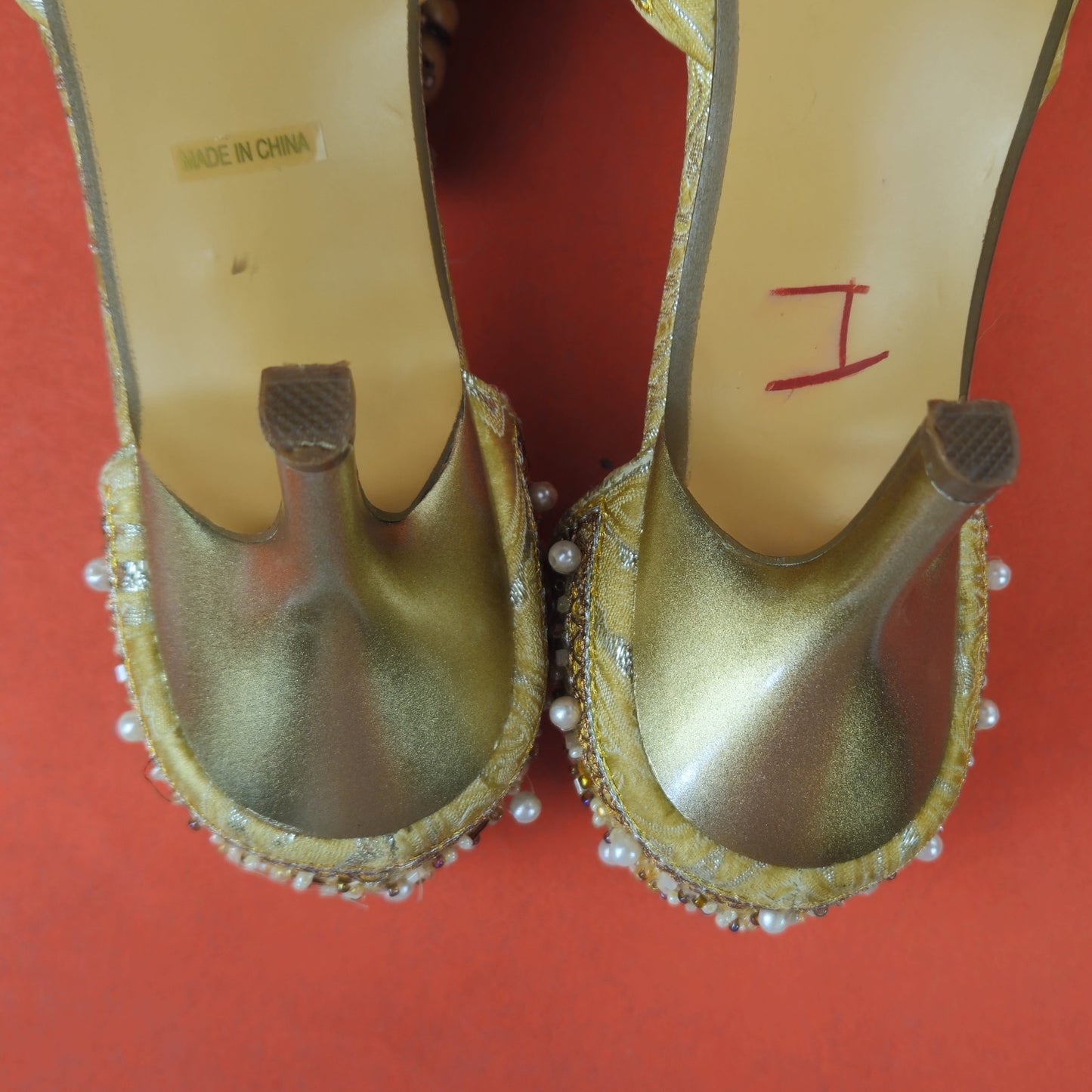 PREOWNED ANNE MICHELLE GLITTERY, SEQUIN, BEADED WOMENS HEELS SHOES SIZE 8   LF5