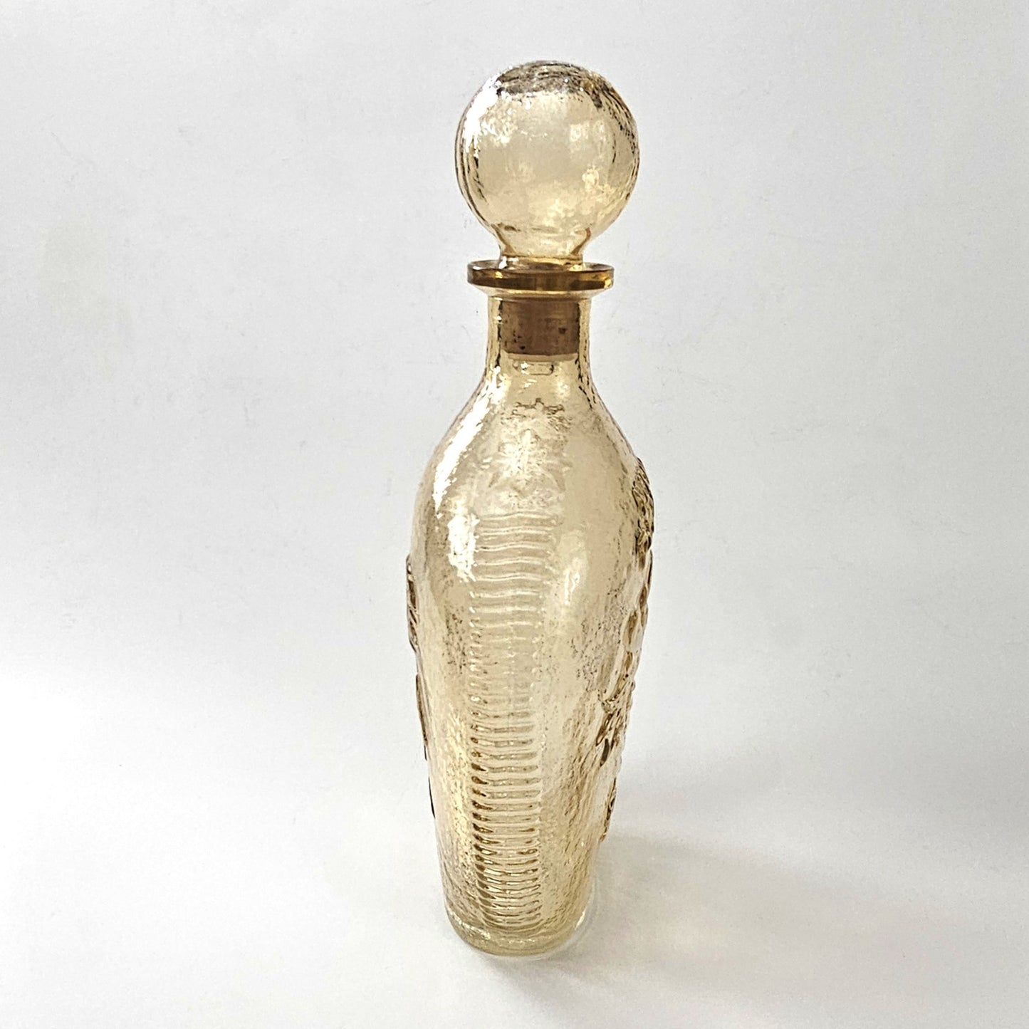 VINTAGE 1960s LORD CALVERT WHISKEY GLASS DECANTER:  HORN OF PLENTY    DJ3