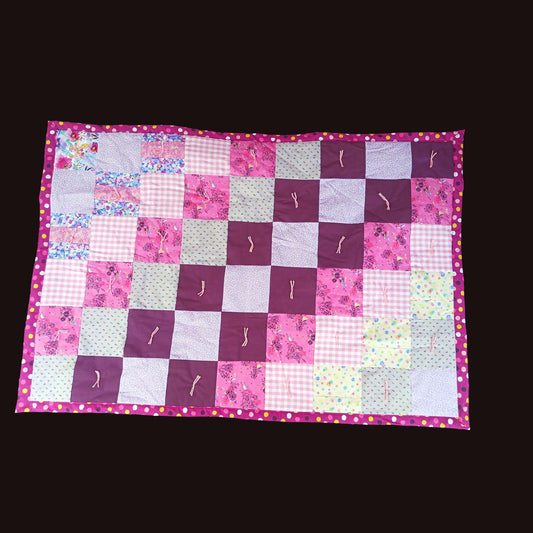 UNIQUE BEAUTIFUL HANDMADE QUILT:  BABY, LAP PINKS   LF0