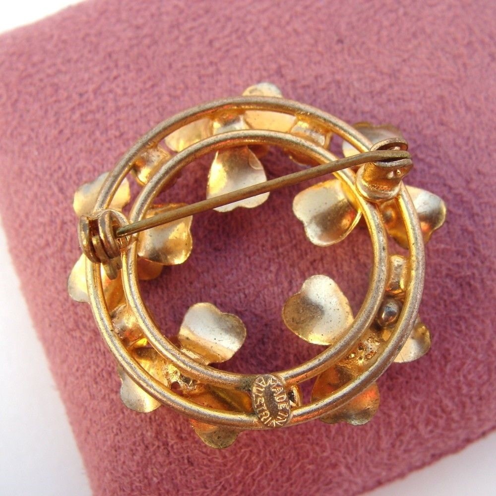VINTAGE AUSTRIA FLORAL RHINESTONE WREATH  BROOCH / PIN     HH1