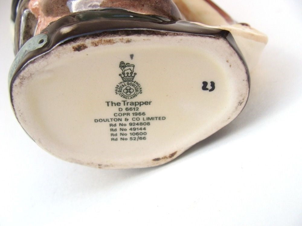 ROYAL DOULTON CHARACTER SMALL JUG: THE TRAPPER D6612  NO BOX     KM5