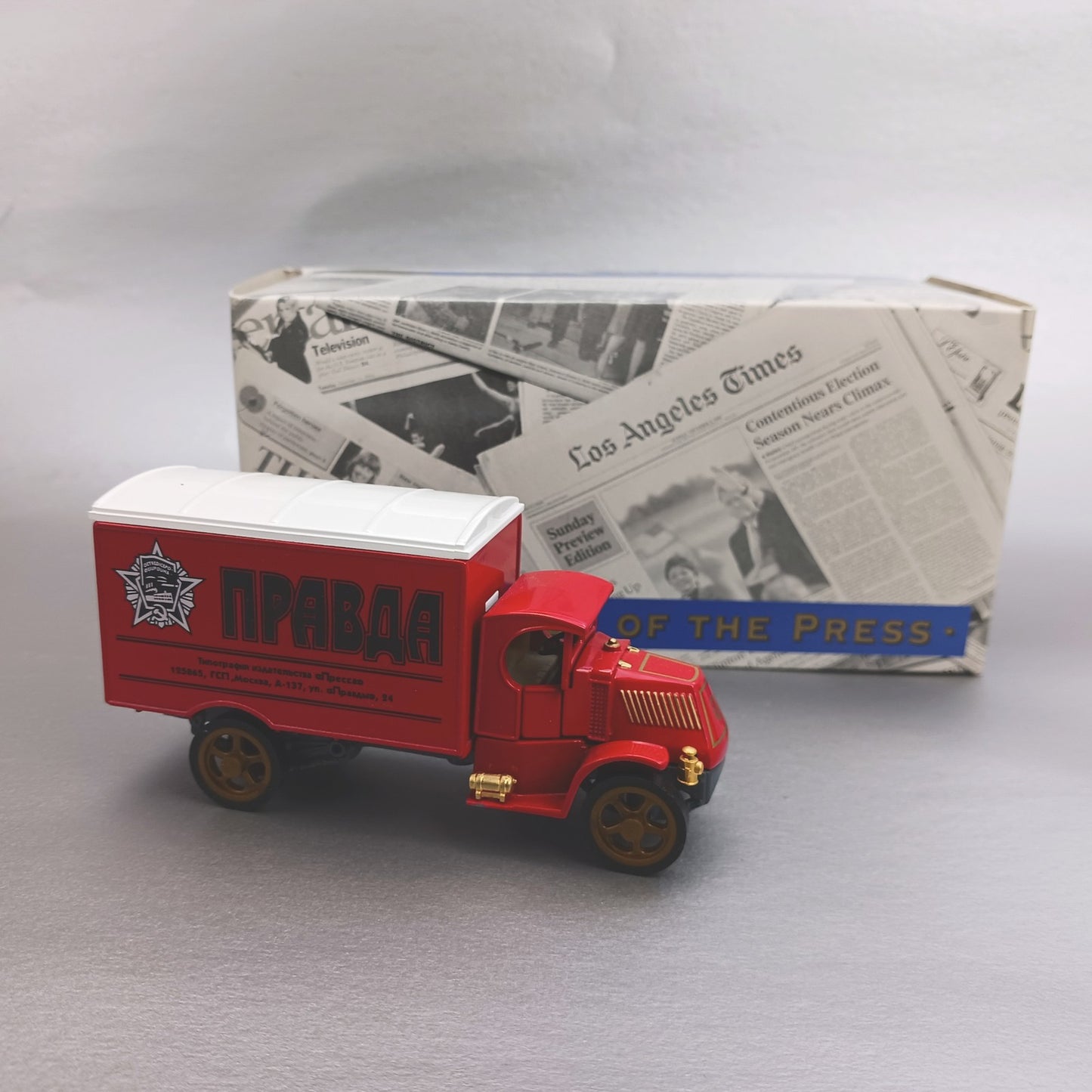 MATCHBOX POWER OF THE PRESS COLLECTIBLE: 1920 MACK AC PRAVDA  YPP-06 FM0
