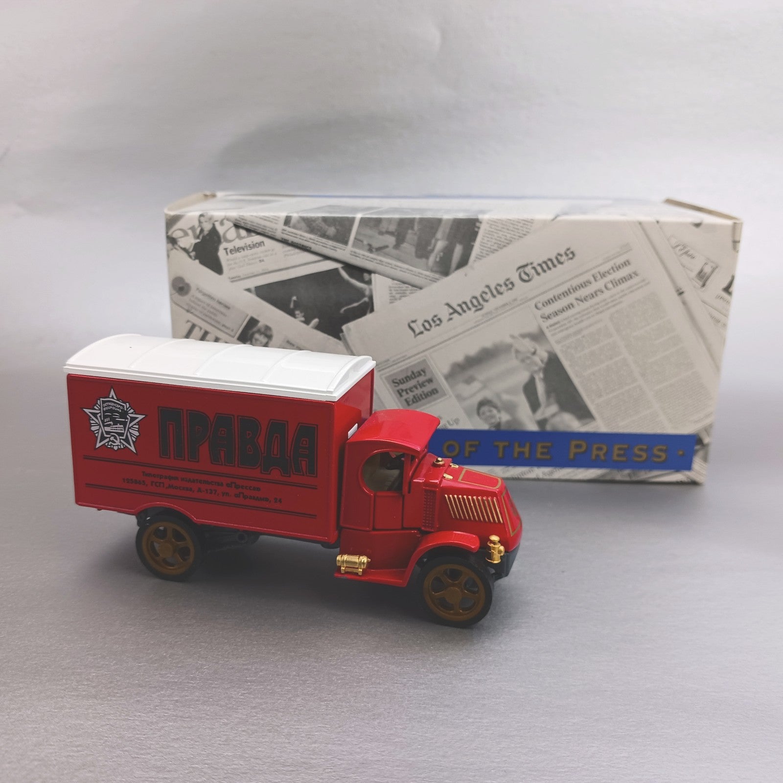 MATCHBOX POWER OF THE PRESS COLLECTIBLE: 1920 MACK AC PRAVDA  YPP-06 FM0