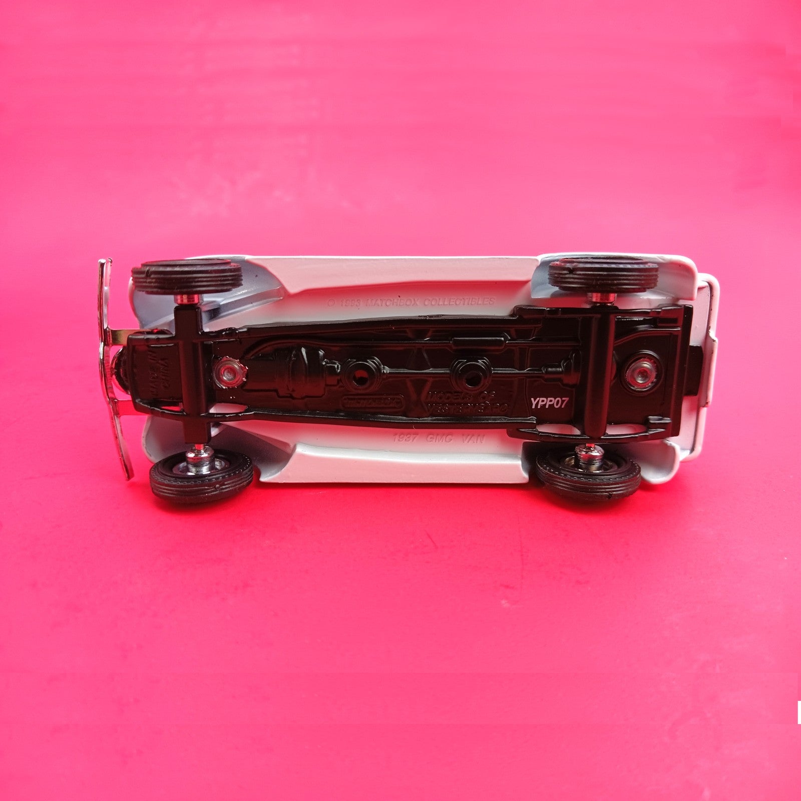 MATCHBOX POWER OF THE PRESS COLLECTIBLE: 1937 GMC VAN THE AUSTRALIAN YPP-07 FM5