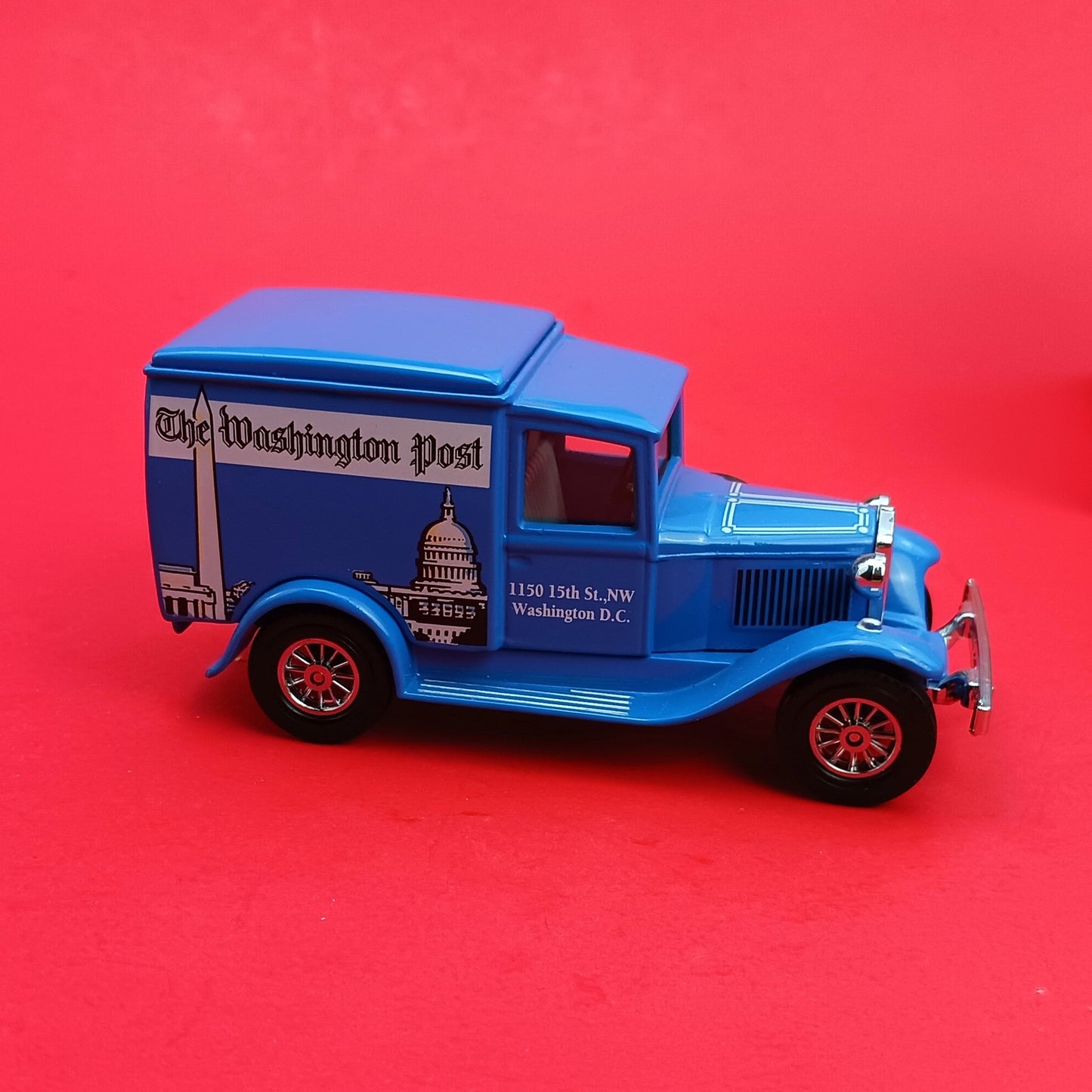 MATCHBOX POWER OF THE PRESS COLLECTIBLE: 1930 FORD VAN WASHINGTON POST YPP-08 FM1