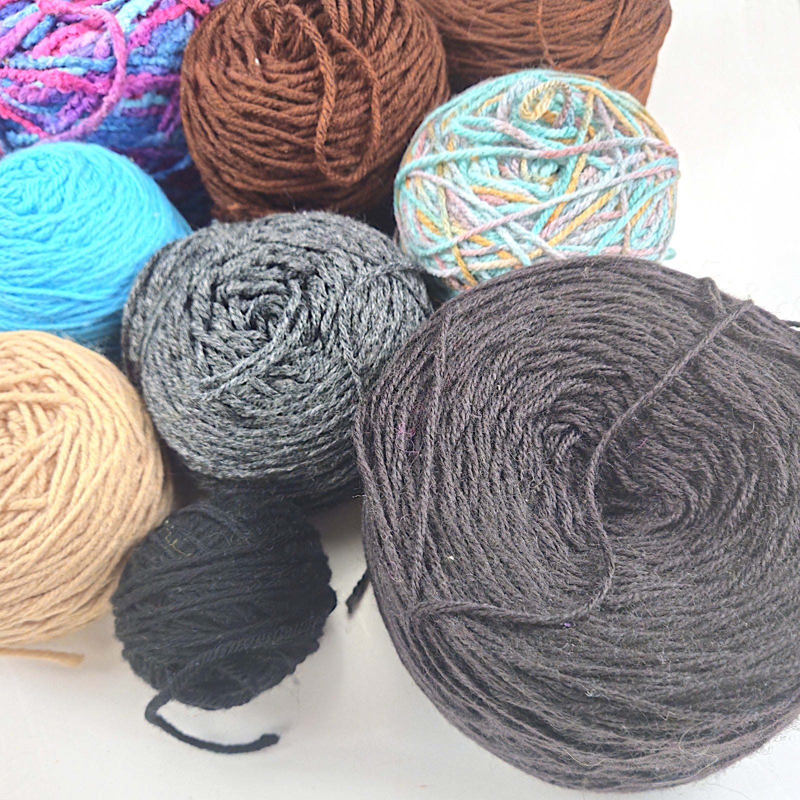 11 SK VINTAGE KNITTING CROCHET RESCUE 3 lb 6 oz YARN LOT: VARIETY LOT   LF2