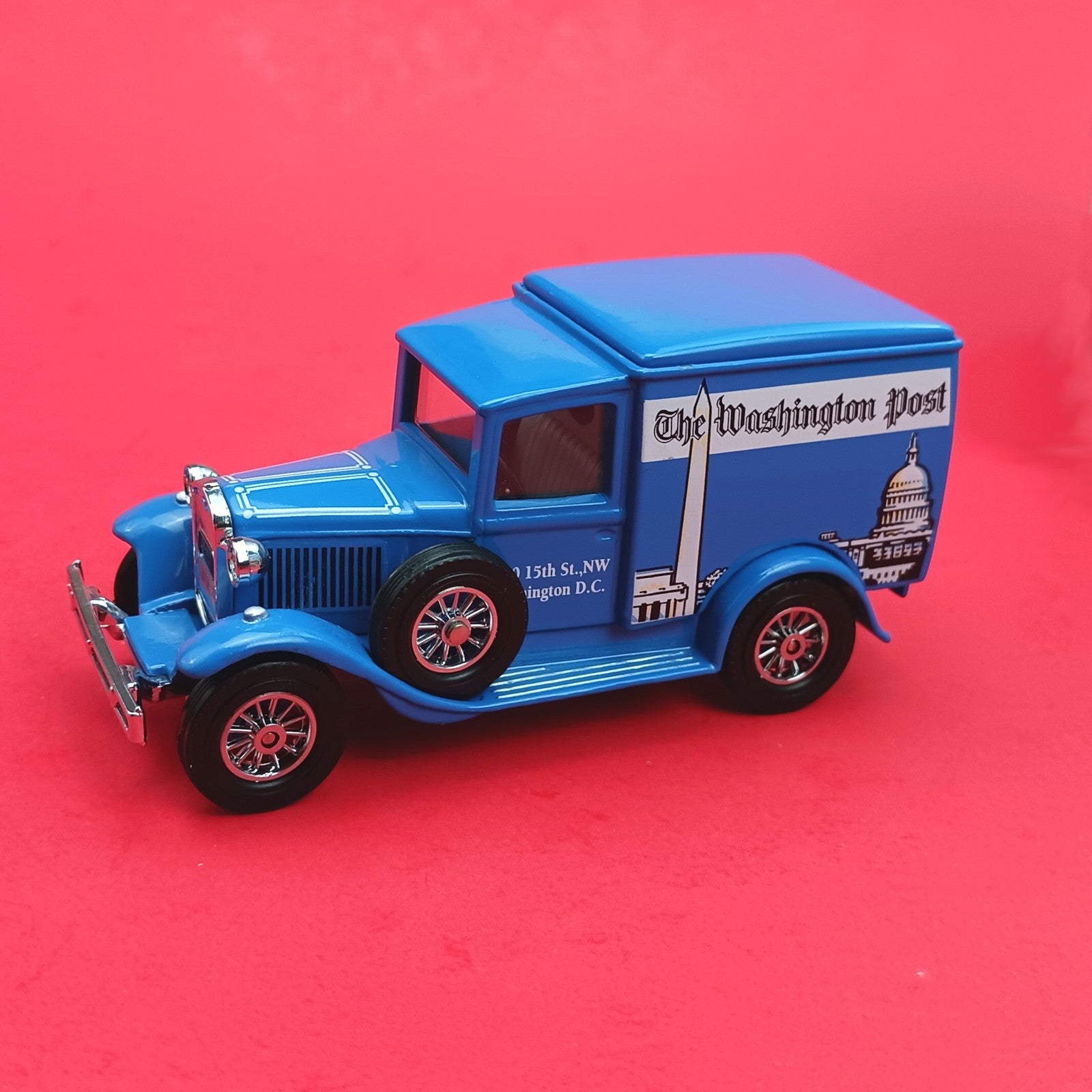 MATCHBOX POWER OF THE PRESS COLLECTIBLE: 1930 FORD VAN WASHINGTON POST YPP-08 FM3
