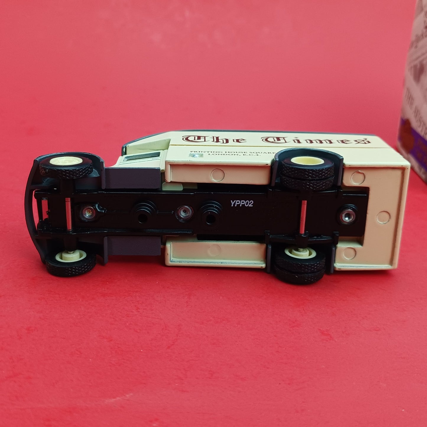 MATCHBOX POWER OF THE PRESS COLLECTIBLE: 1931 MORRIS VAN LONDON TIMES YPP-02 FM4