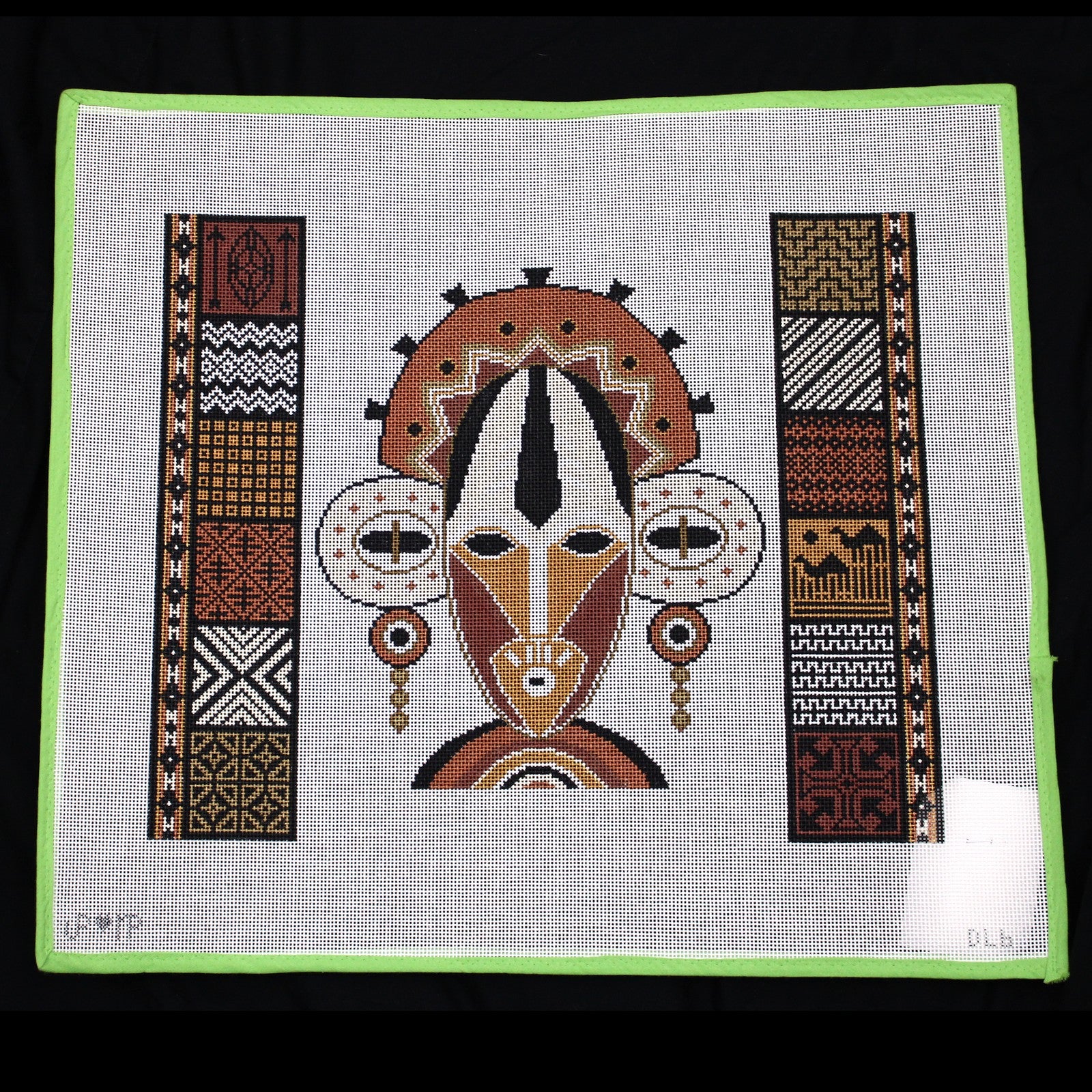 JP DESIGNS HAND PAINTED NEEDLEPOINT CANVAS:  AFRICAN TRIBAL MASK   BM1