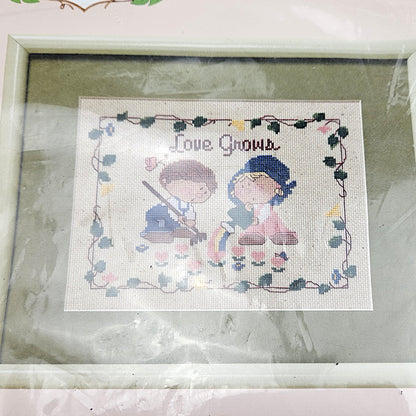 THE CREATIVE CIRCLE COUNTED CROSS STITCH KIT:  THE BUMPKINS LOVE GROWS       LF0