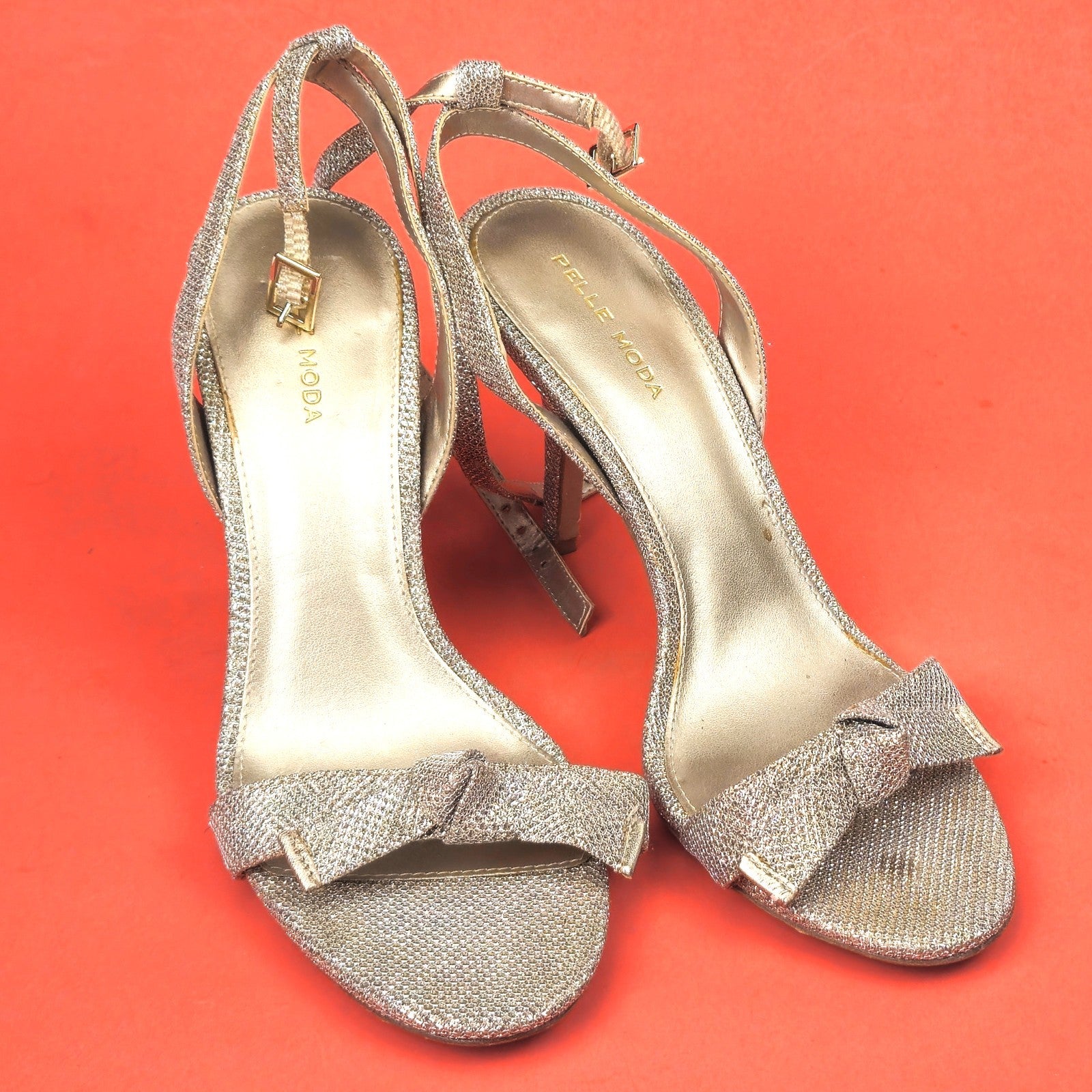 PREOWNED PELLE MODA GOLD GLITTERY WOMENS HEELS SHOES SIZE 9.5   LF0