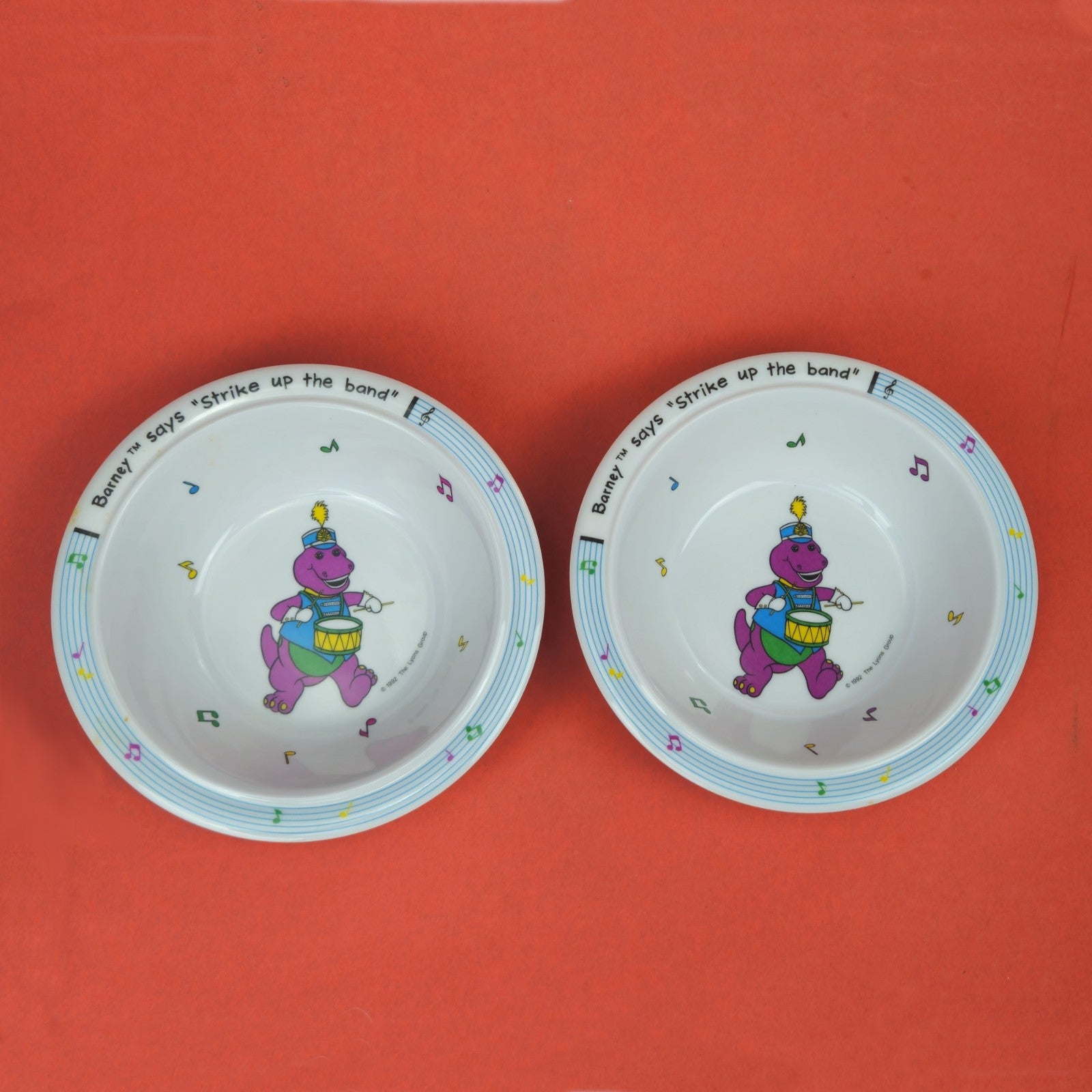 5 PC VINTAGE 1992 BARNEY STRIPE UP THE BAND DINNERWARE SET:  PLATE, BOWL, CUP1
