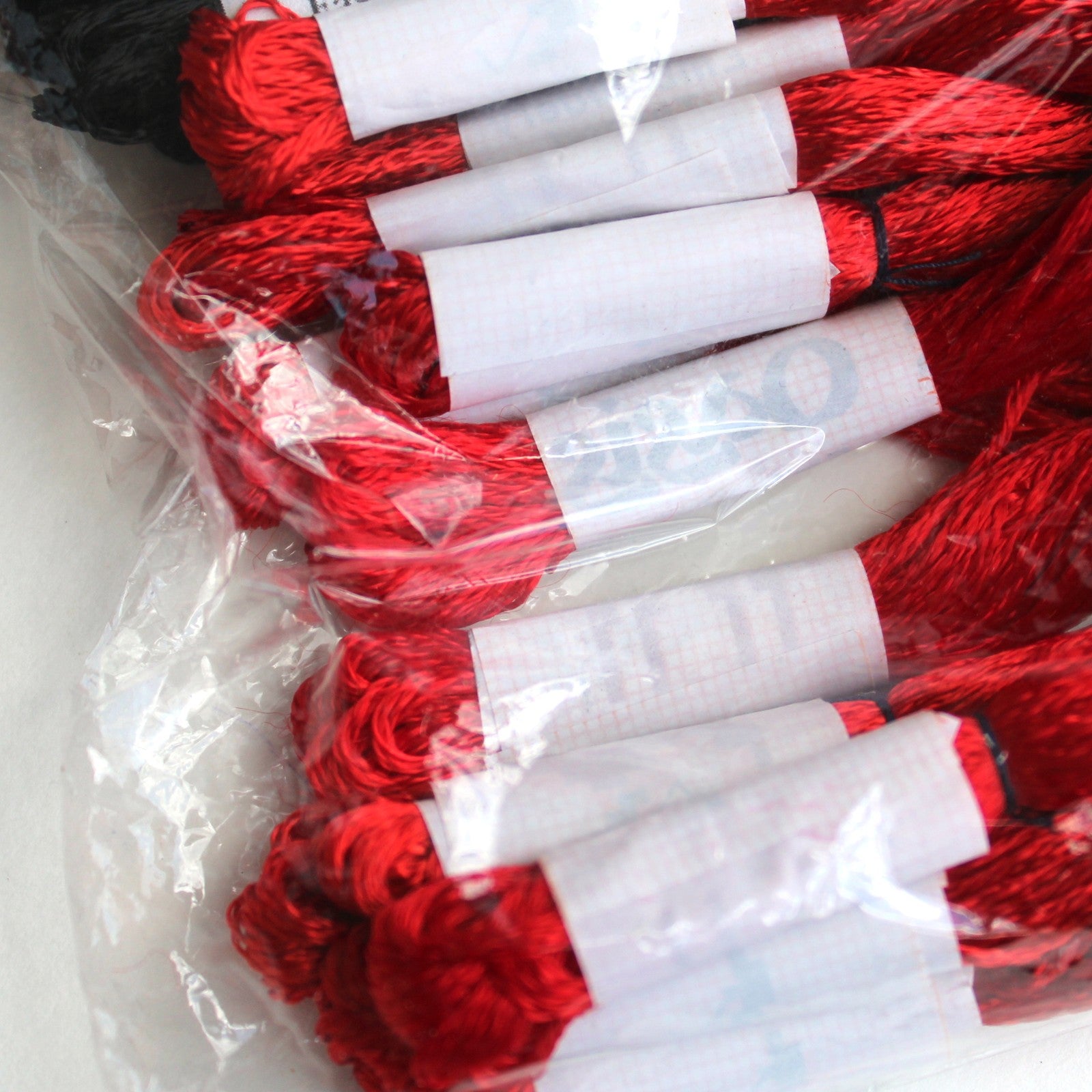 12 SKEINS ALIZAH & 12 SKEINS OASIS SILK THREADS:  RED, BLACK    BM1