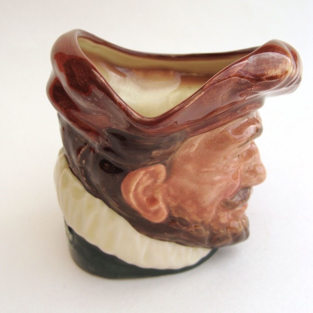 ROYAL DOULTON CHARACTER SMALL JUG: SIR FRANCIS DRAKE W/ HAT D6174  NO BOX     KM4