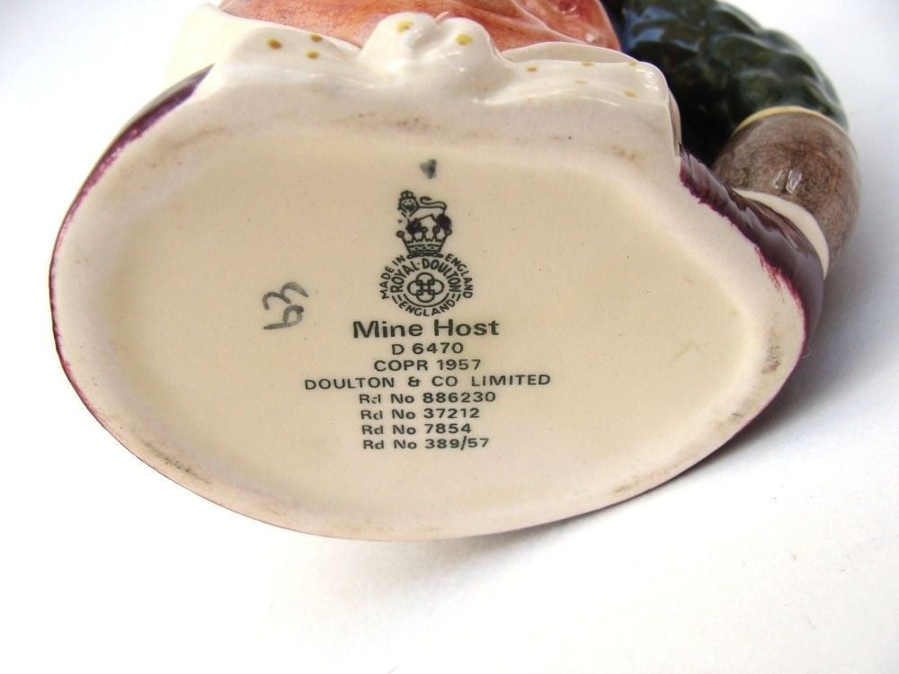 ROYAL DOULTON CHARACTER SMALL JUG:  MINE HOST D6470   NO BOX     KM6
