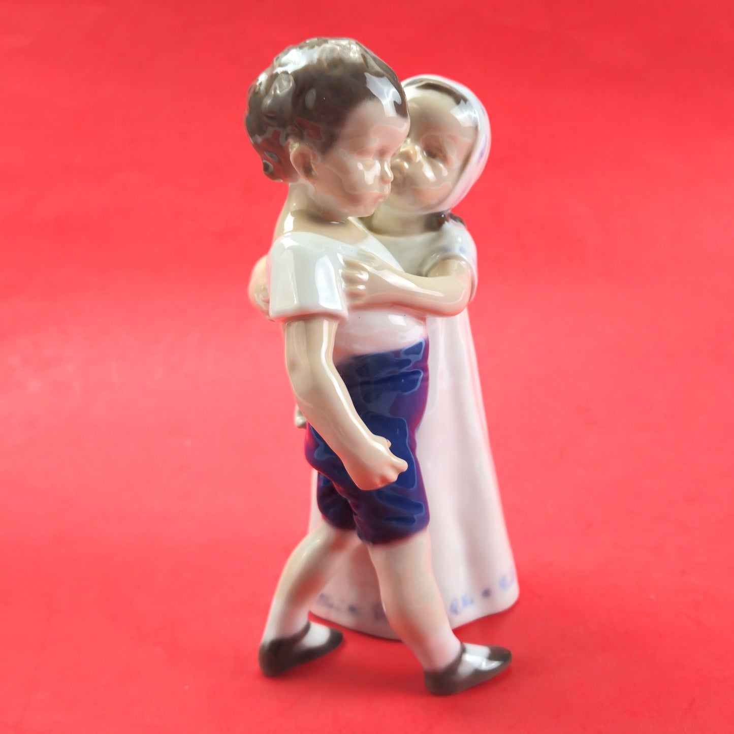 BING AND GRONDAHL ROYAL COPENHAGEN FIGURINE:  LOVE REFUSED #16141