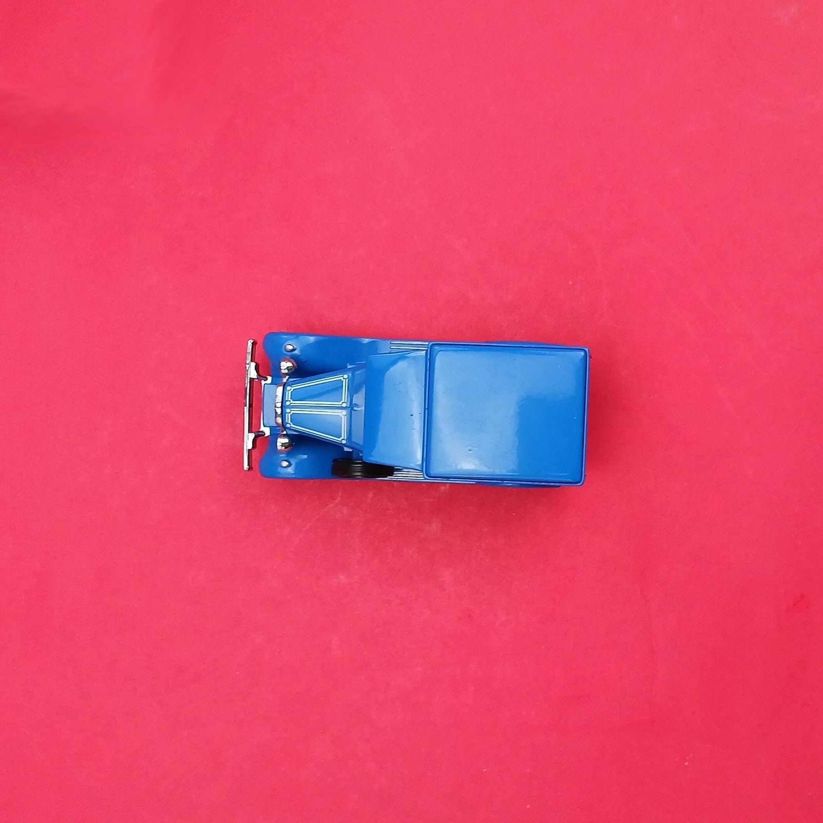 MATCHBOX POWER OF THE PRESS COLLECTIBLE: 1930 FORD VAN WASHINGTON POST YPP-08 FM6