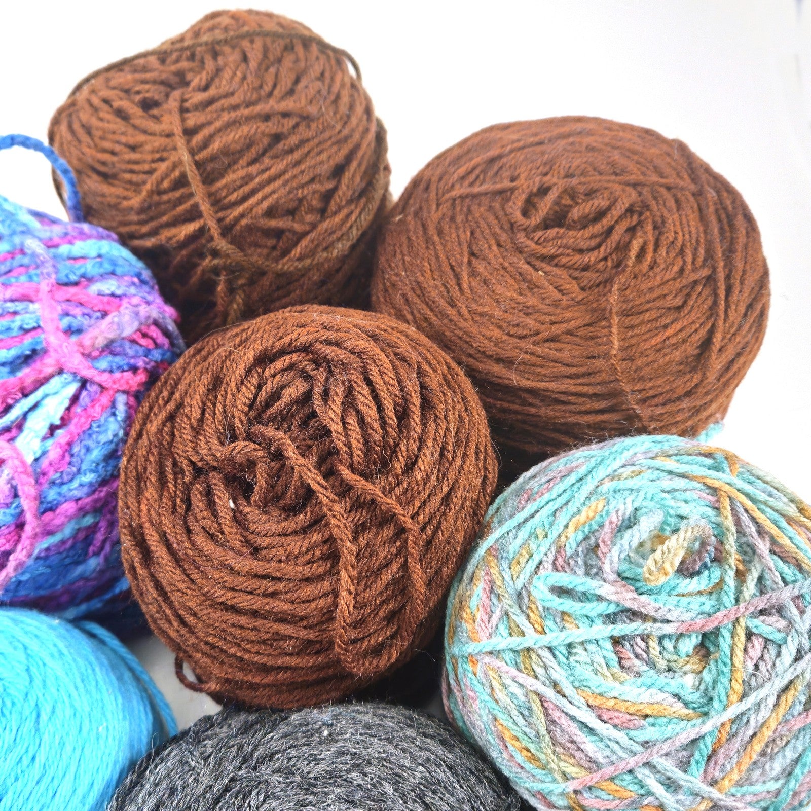 11 SK VINTAGE KNITTING CROCHET RESCUE 3 lb 6 oz YARN LOT: VARIETY LOT   LF3