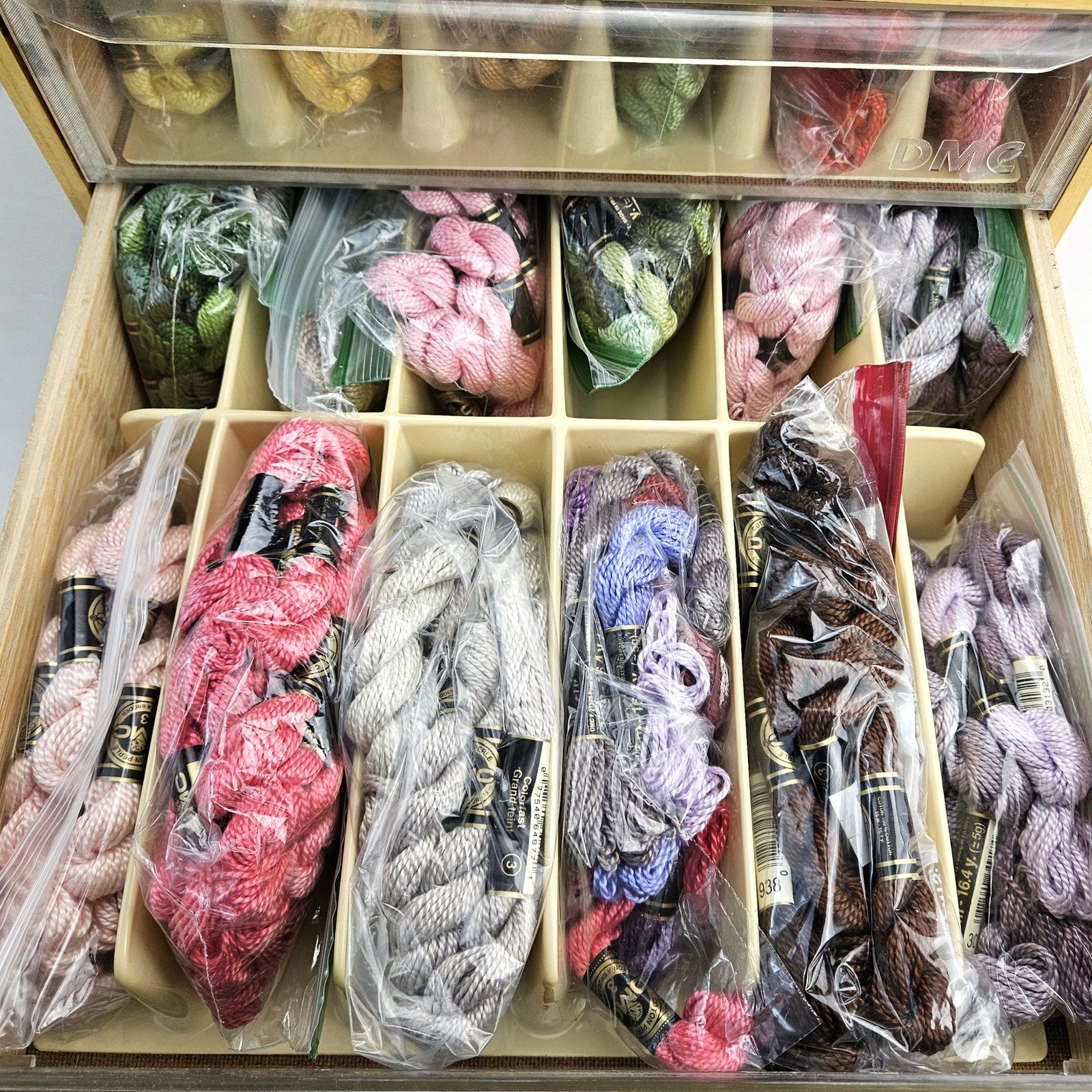 WOW! DMC EMBROIDERY FLOSS STORAGE CABINET & 322 SK DMC PEARL 3    BM8