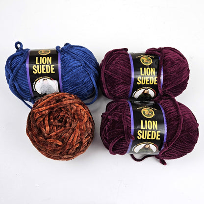 4 SKEINS LION BRAND YARN LOT:  LION SUEDE0