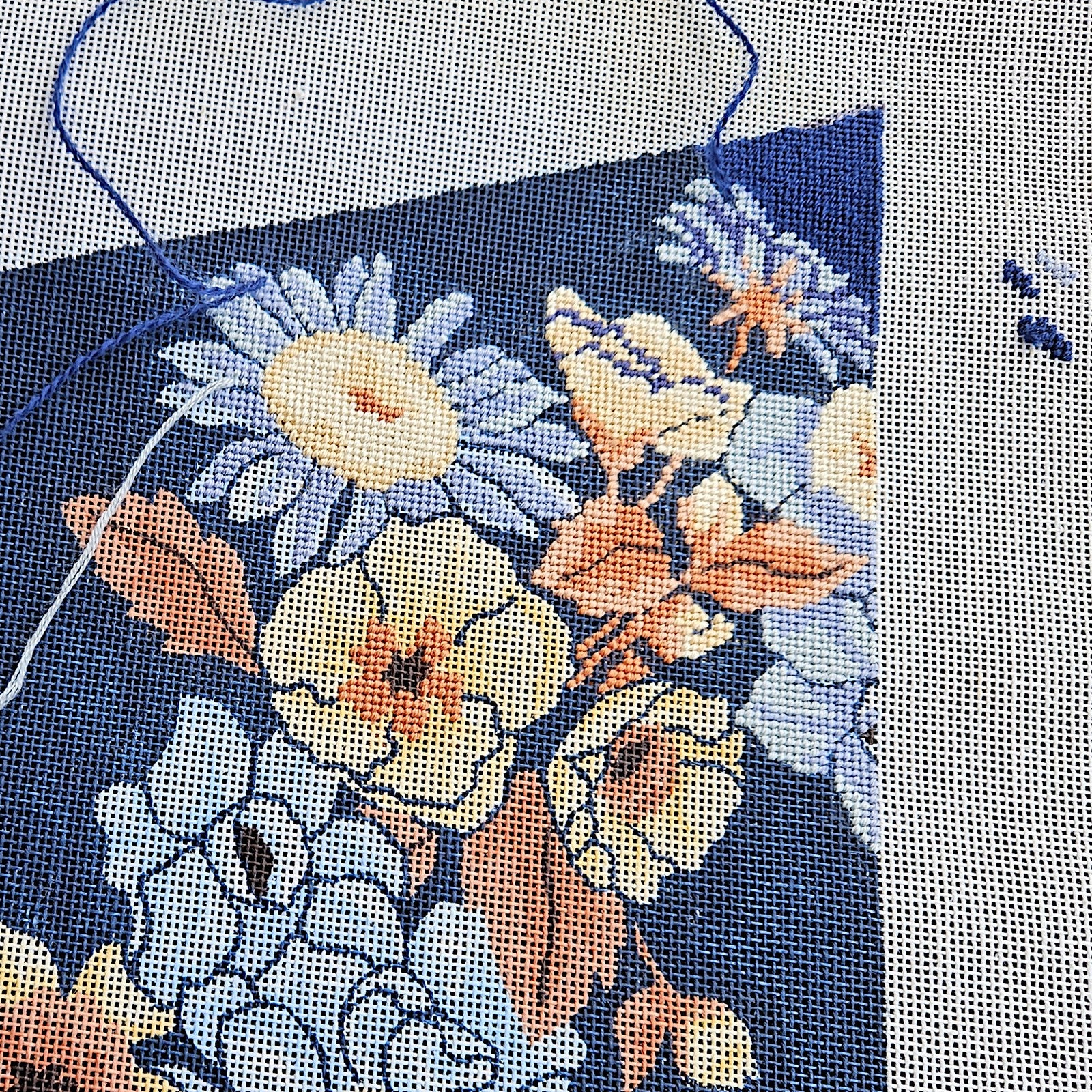 TAPESTRY FAIR HP NEEDLEPOINT CANVAS:  FLORAL PURSE      BM2