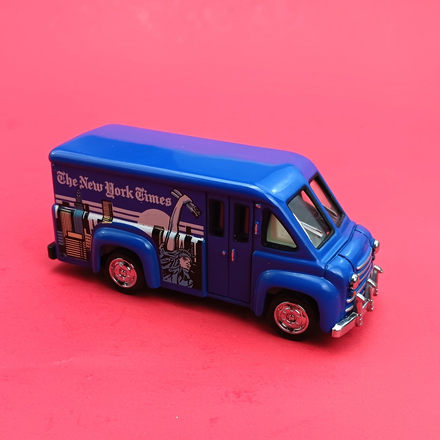 MATCHBOX POWER OF THE PRESS COLLECTIBLE DODGE ROUTE VAN NEW YORK TIMES YPP-04 FM1