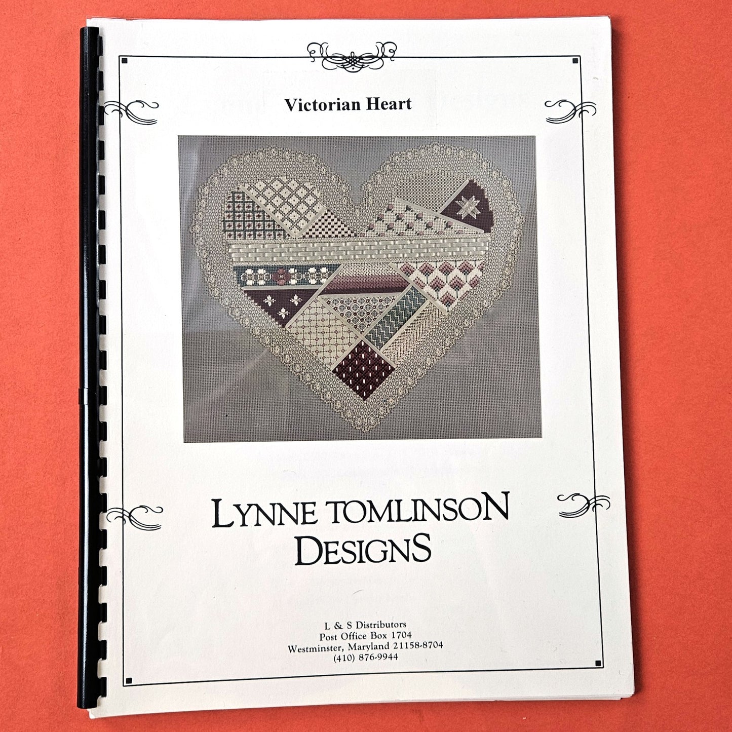 LYNNE TOMLINSON DESIGNS NEEDLEPOINT STITCH GUIDE: VICTORIAN HEART    BM1