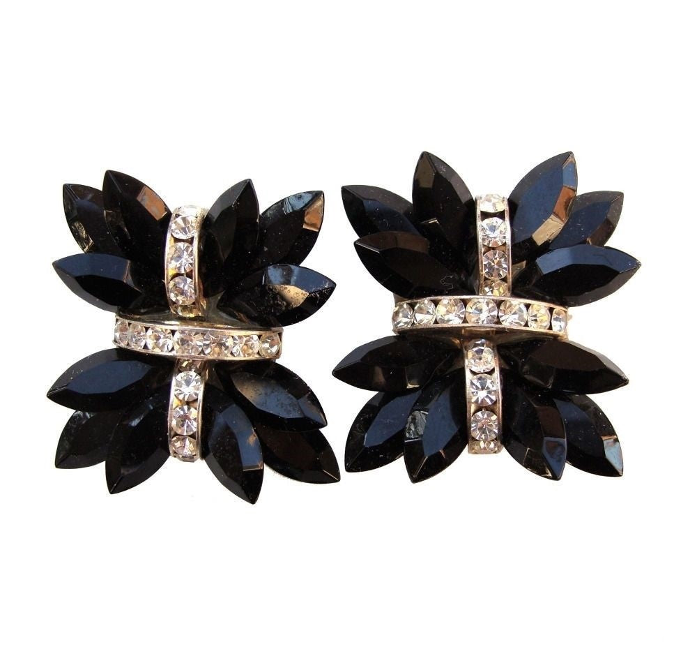 COSTUME JEWELRY LOT:  EARRINGS PINS    BW5