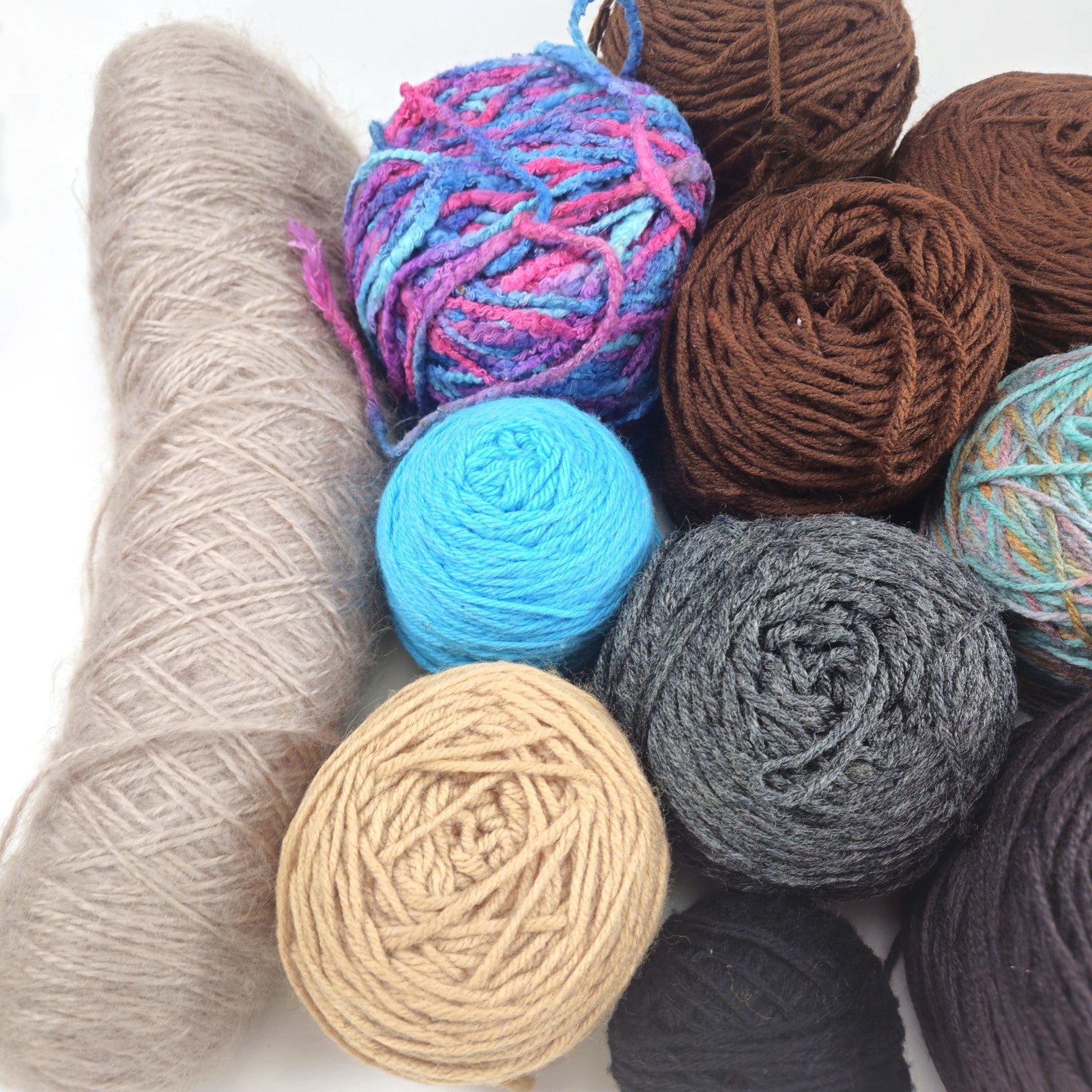 11 SK VINTAGE KNITTING CROCHET RESCUE 3 lb 6 oz YARN LOT: VARIETY LOT   LF1
