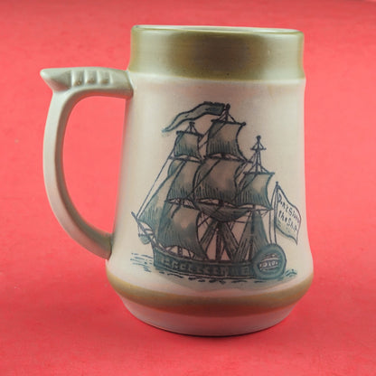 VINTAGE HOLT HOWARD STONEWARE 20 OZ STEIN TANKARD "DON'T GIVE UP THE SHIP"    LF0