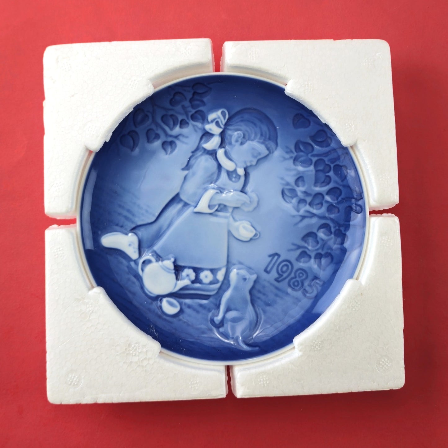 1985 BING & GRONDAHL B & G CHILDREN'S DAY PLATE:  THE MAGICAL TEA PARTY1