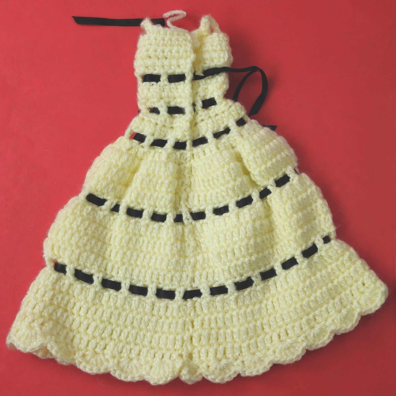 HAND CROCHETED DOLL DRESS   LF3
