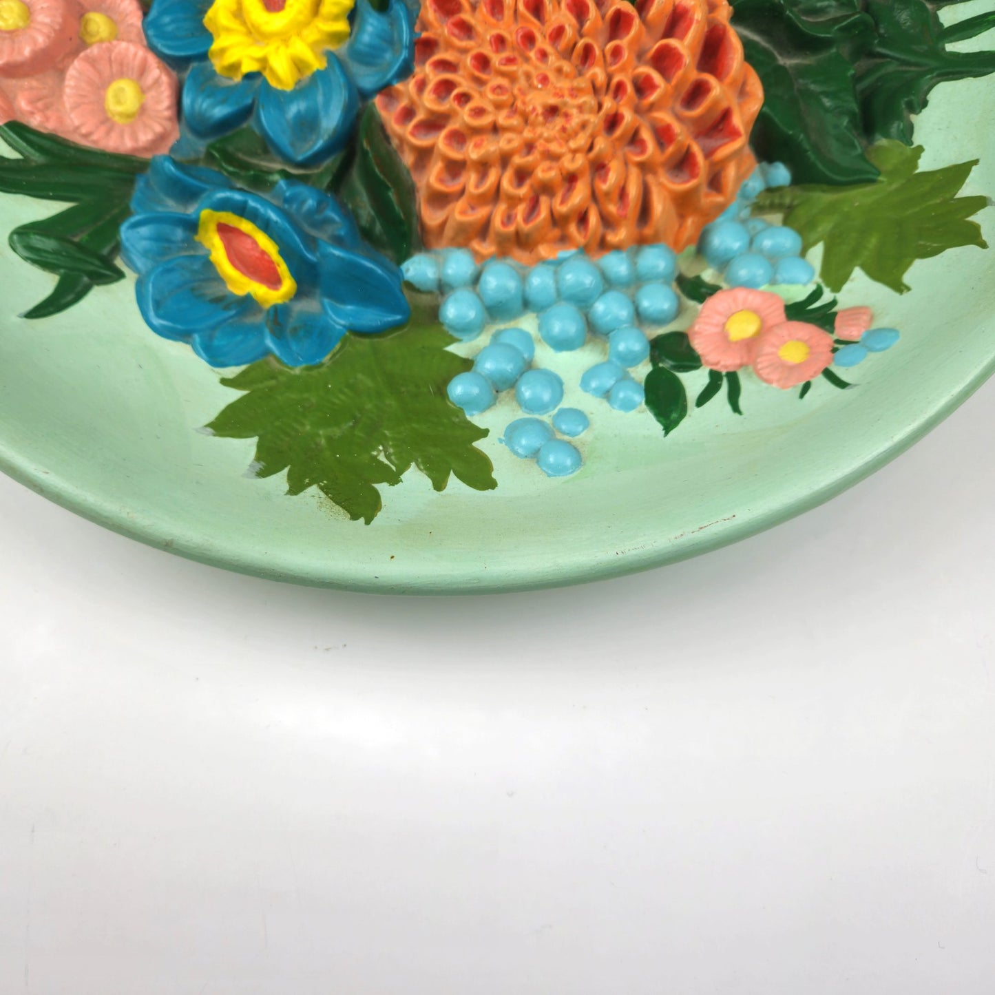UNIQUE HOME DECOR WALL HANGING:  PAINTED FLOWER CERAMIC    KD4