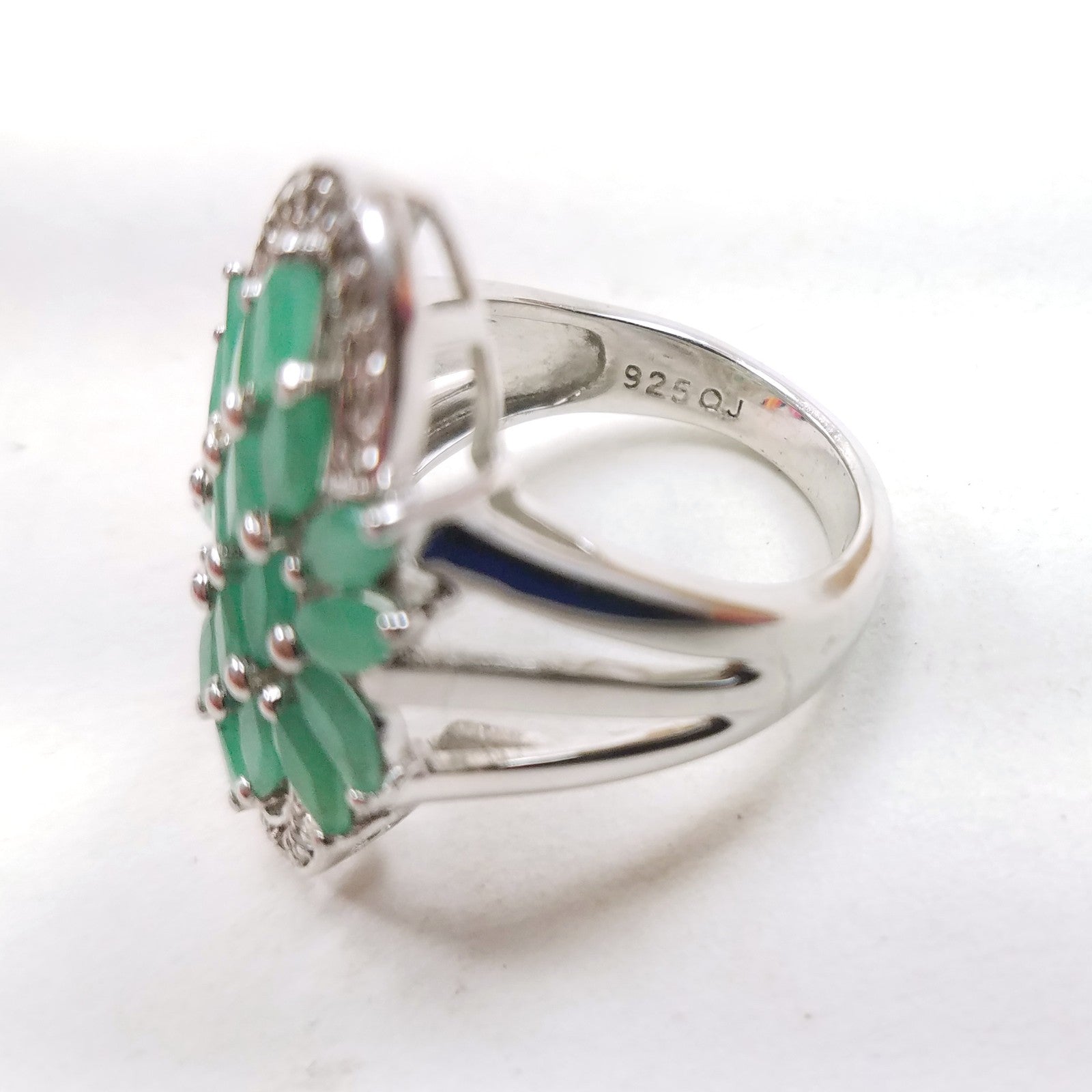 QUINTESSENCE JEWELRY CLUSTER RING LIGHT GREEN AGATE W/ MARCASITE SZ 6, 925  RDO2