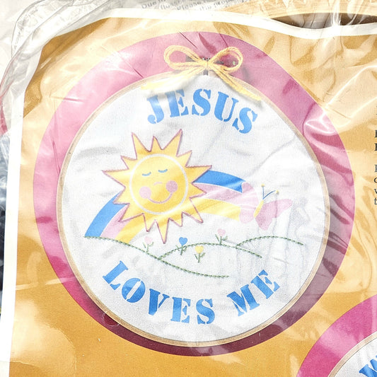 THE CREATIVE CIRCLE STAMPED EMBROIDERY HOOP CRAFT KIT:  1949 JESUS LOVES ME   LF0