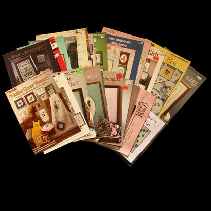 25 CROSS STITCH CHART / BOOKLET LOT:  VARIETY OF THEMES   BM0
