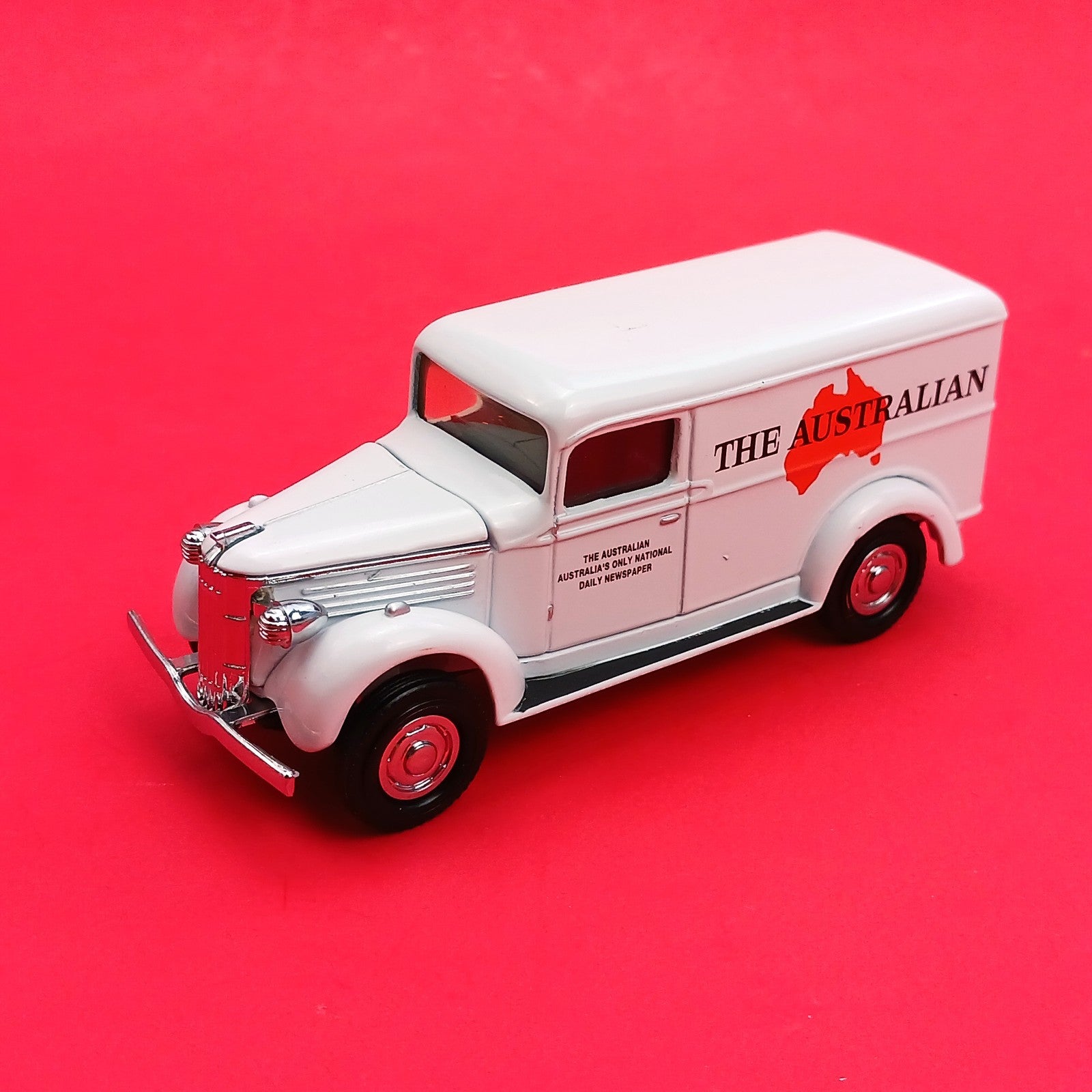 MATCHBOX POWER OF THE PRESS COLLECTIBLE: 1937 GMC VAN THE AUSTRALIAN YPP-07 FM3