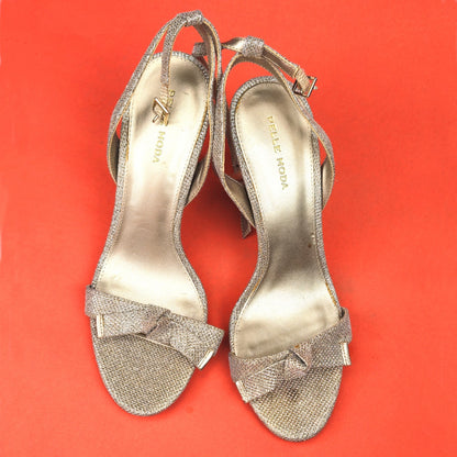 PREOWNED PELLE MODA GOLD GLITTERY WOMENS HEELS SHOES SIZE 9.5   LF1